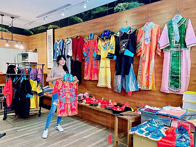 甄•young• 服裝出租